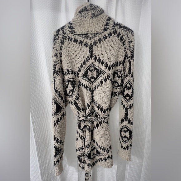 Gorgeous Cardigan Sweater - Picture 3 of 7